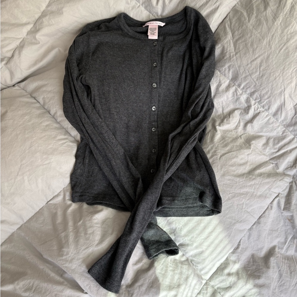 Victoria’s Secret grey sweater